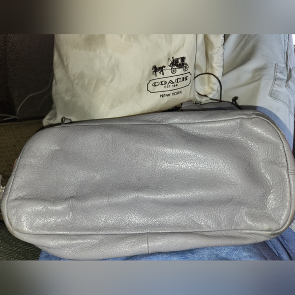 COACH MADISON BAG with dust bag. - Picture 6 of 7